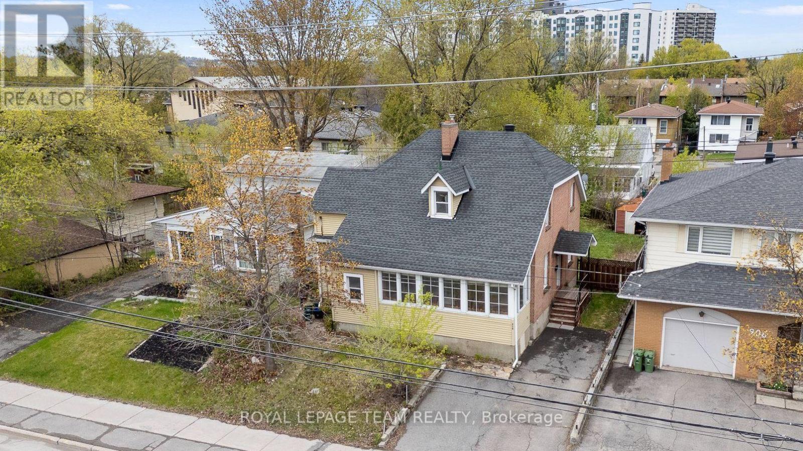 910 PINECREST ROAD - 1