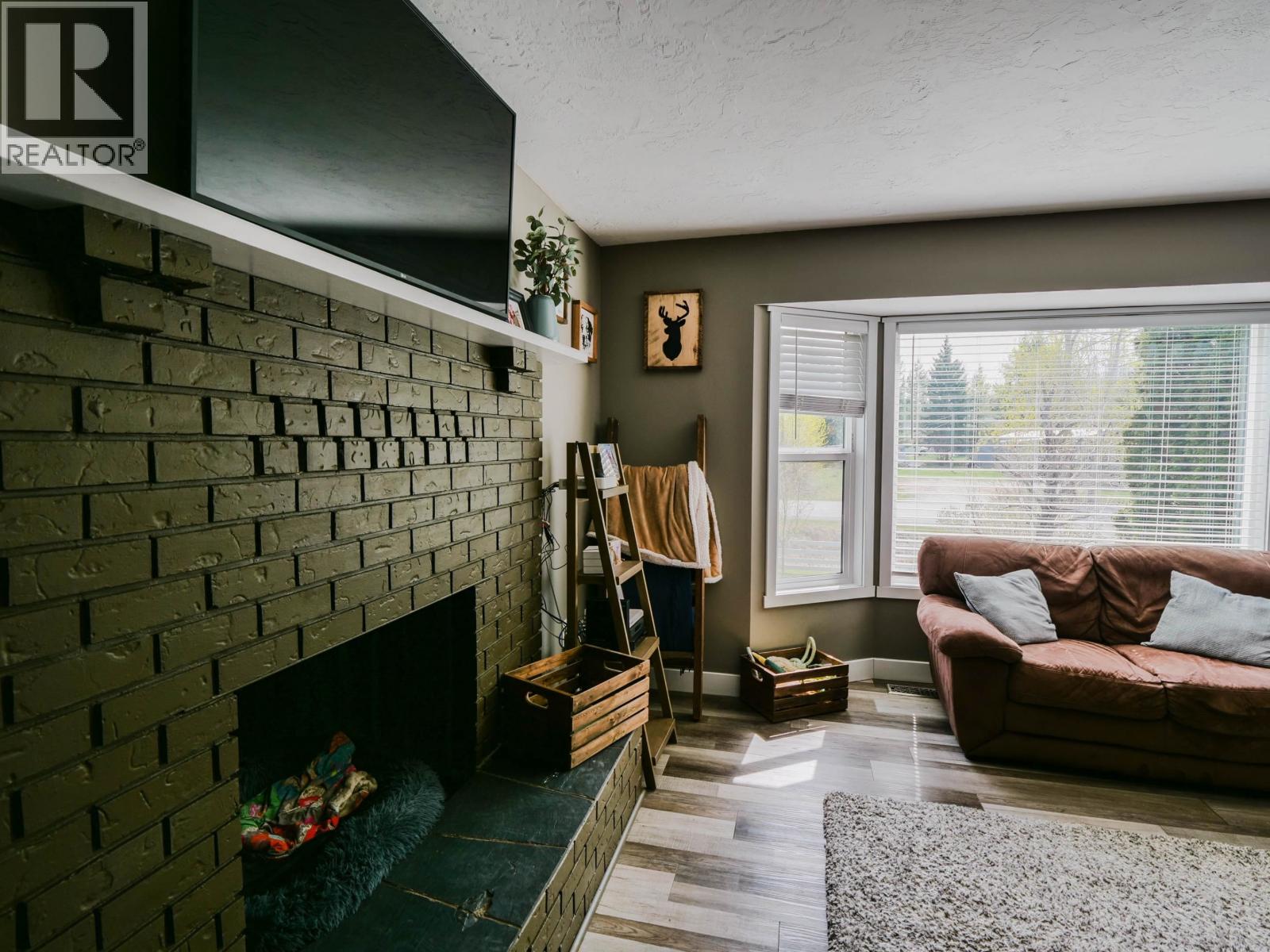 1986 BALSAM AVENUE - 15