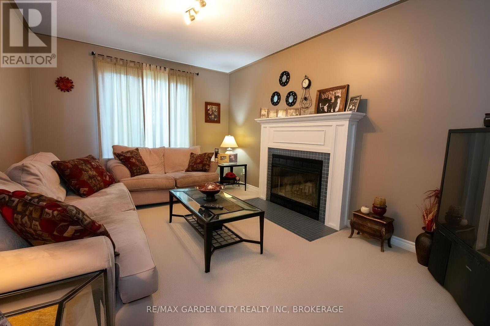 203 LEASIDE DRIVE - 17