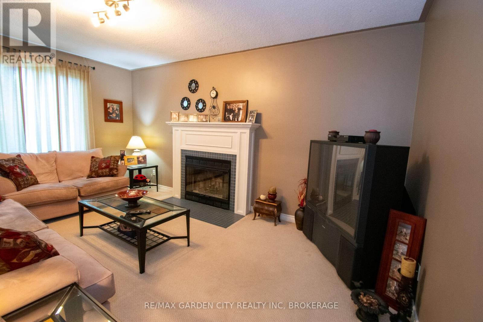 203 LEASIDE DRIVE - 18