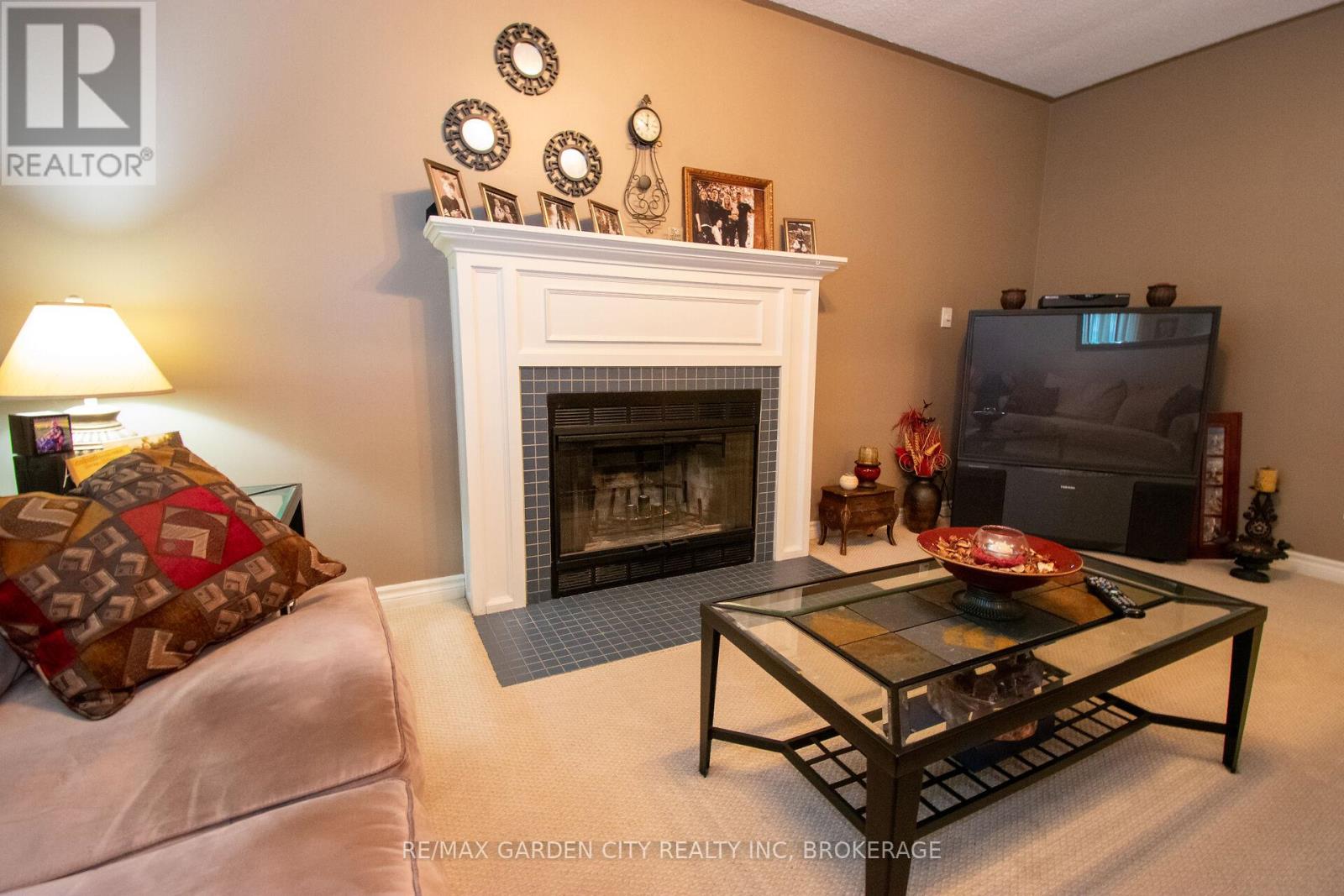 203 LEASIDE DRIVE - 19