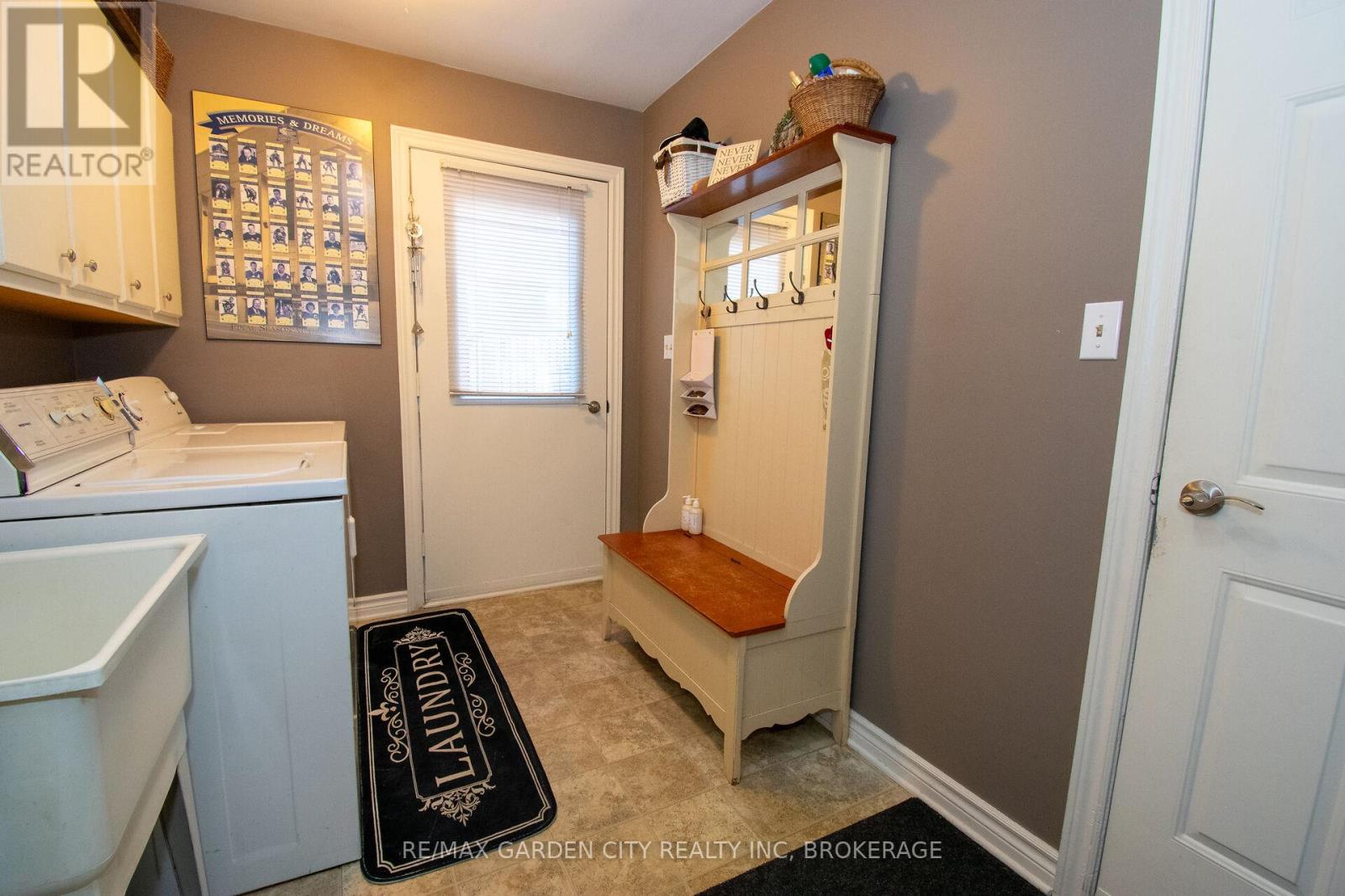 203 LEASIDE DRIVE - 21