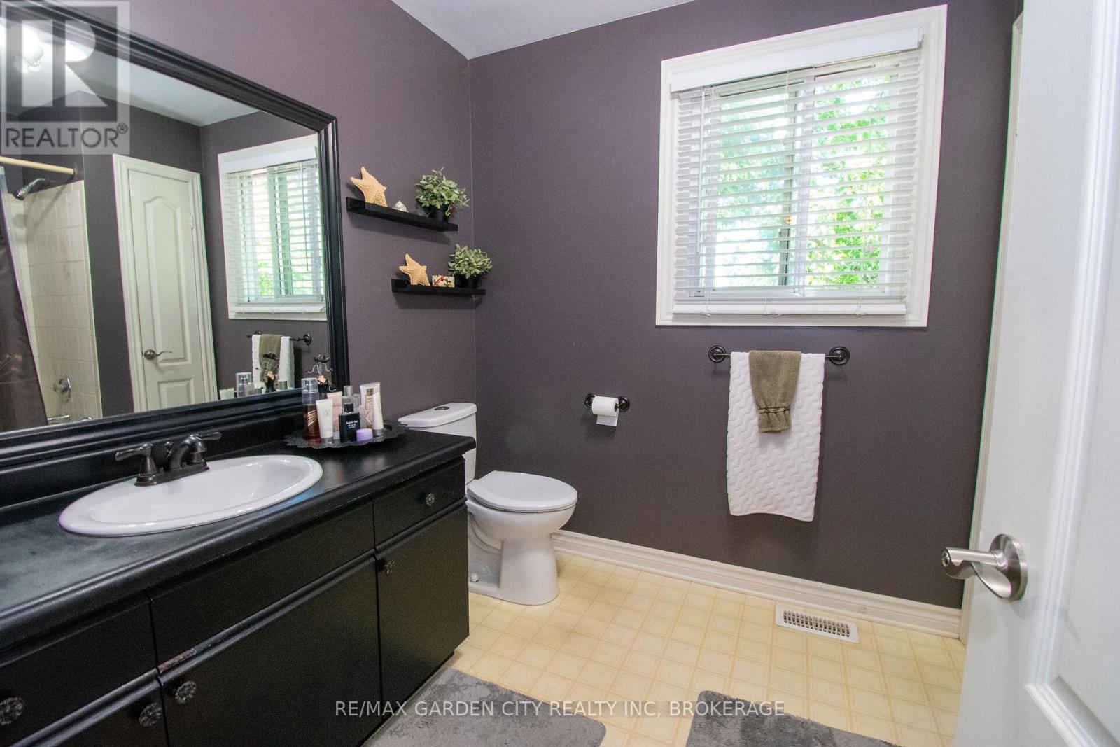 203 LEASIDE DRIVE - 26