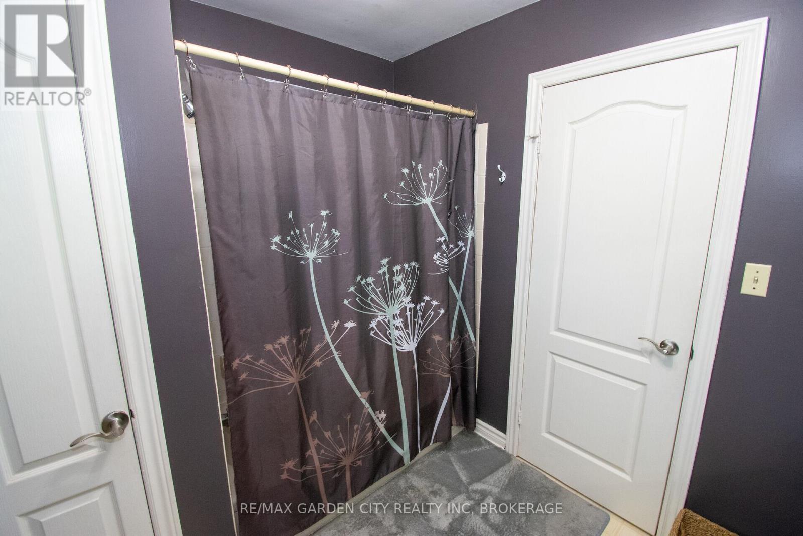 203 LEASIDE DRIVE - 27
