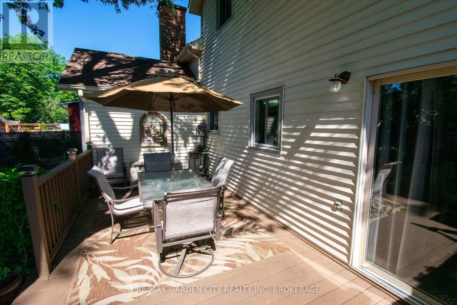 203 LEASIDE DRIVE - 33