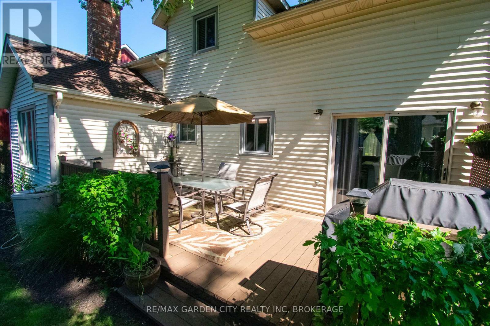 203 LEASIDE DRIVE - 35