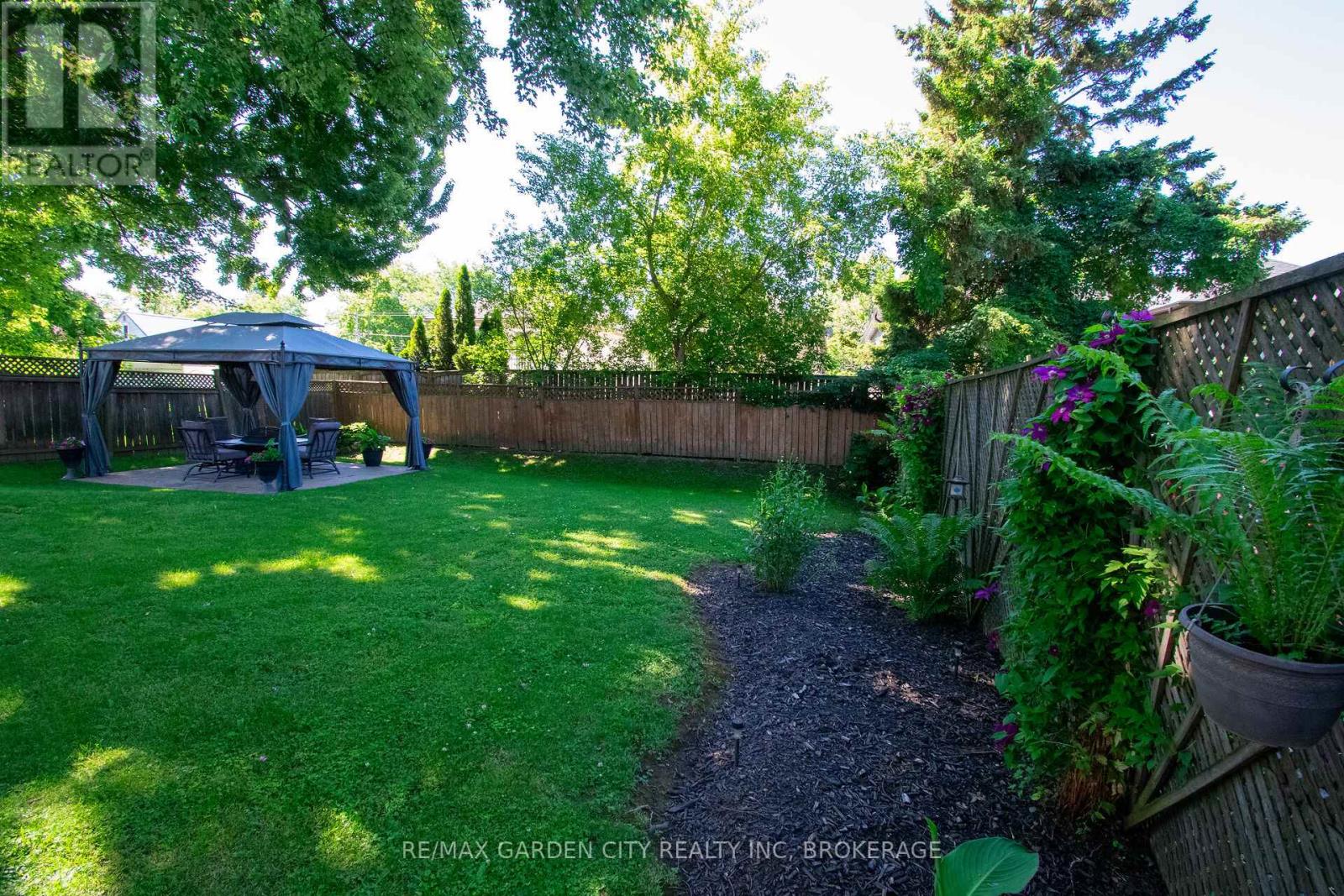 203 LEASIDE DRIVE - 36