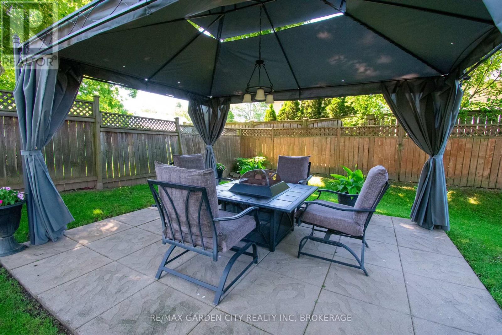203 LEASIDE DRIVE - 38