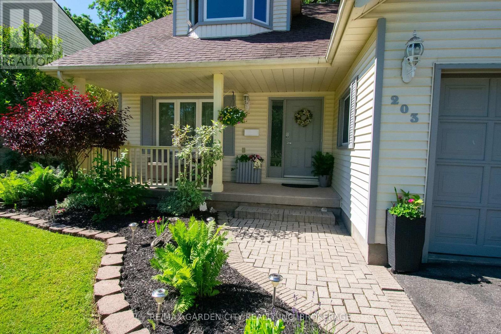 203 LEASIDE DRIVE - 4