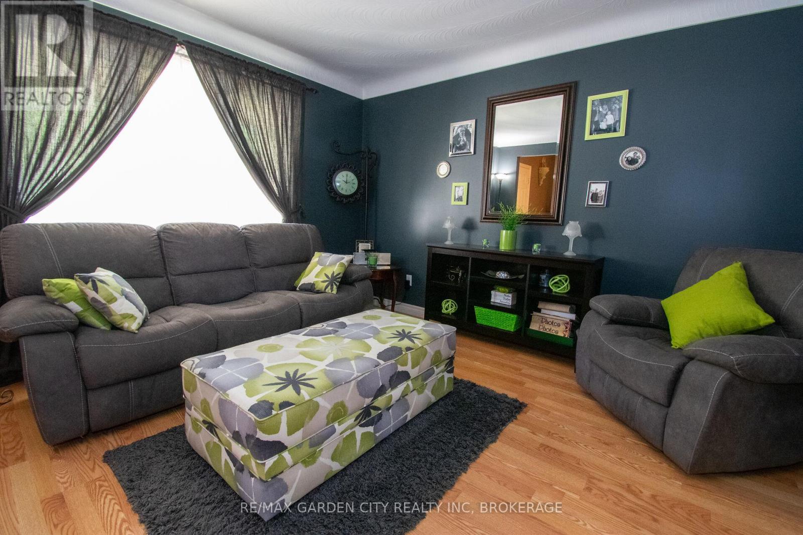 203 LEASIDE DRIVE - 9
