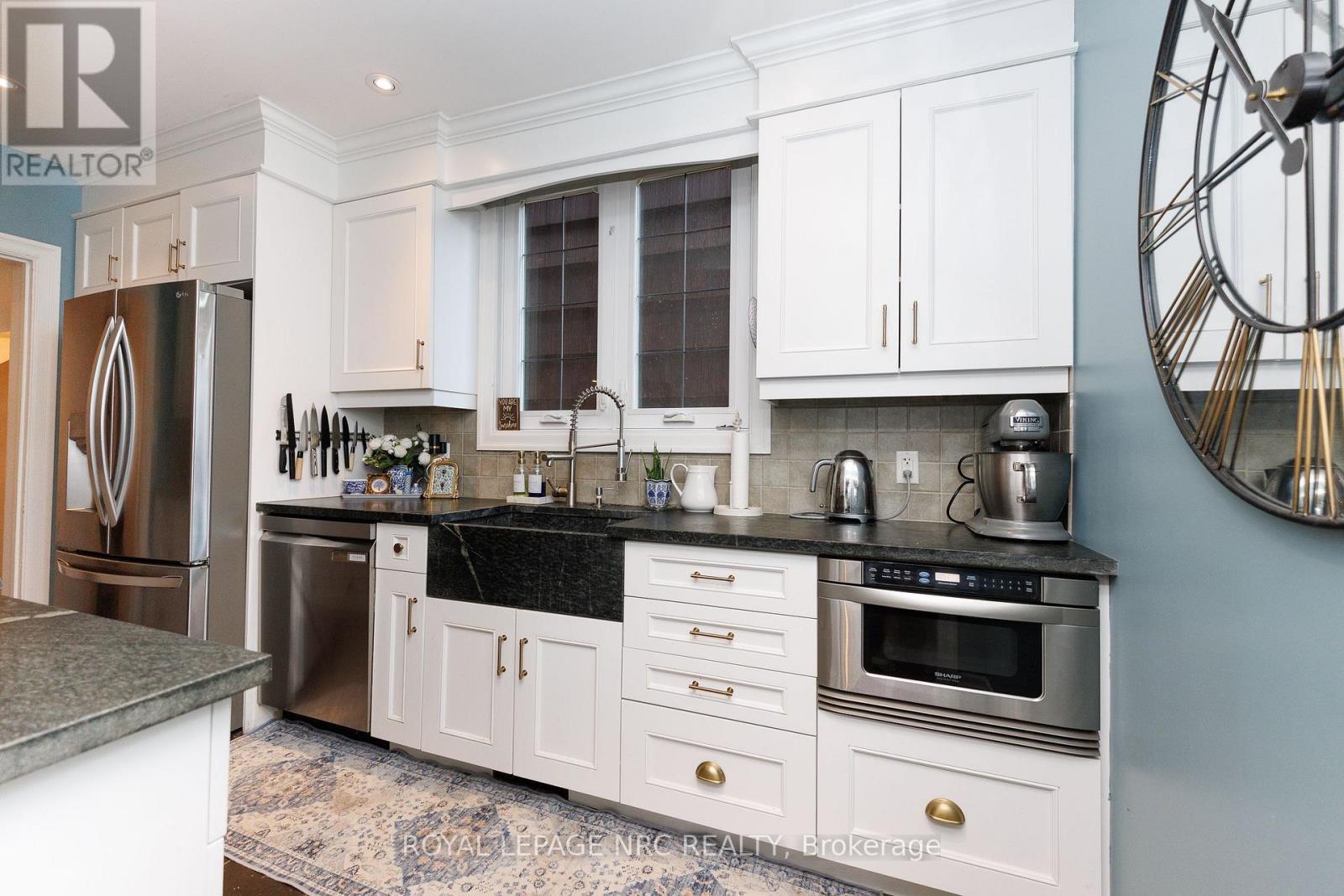 52 YATES STREET - 12