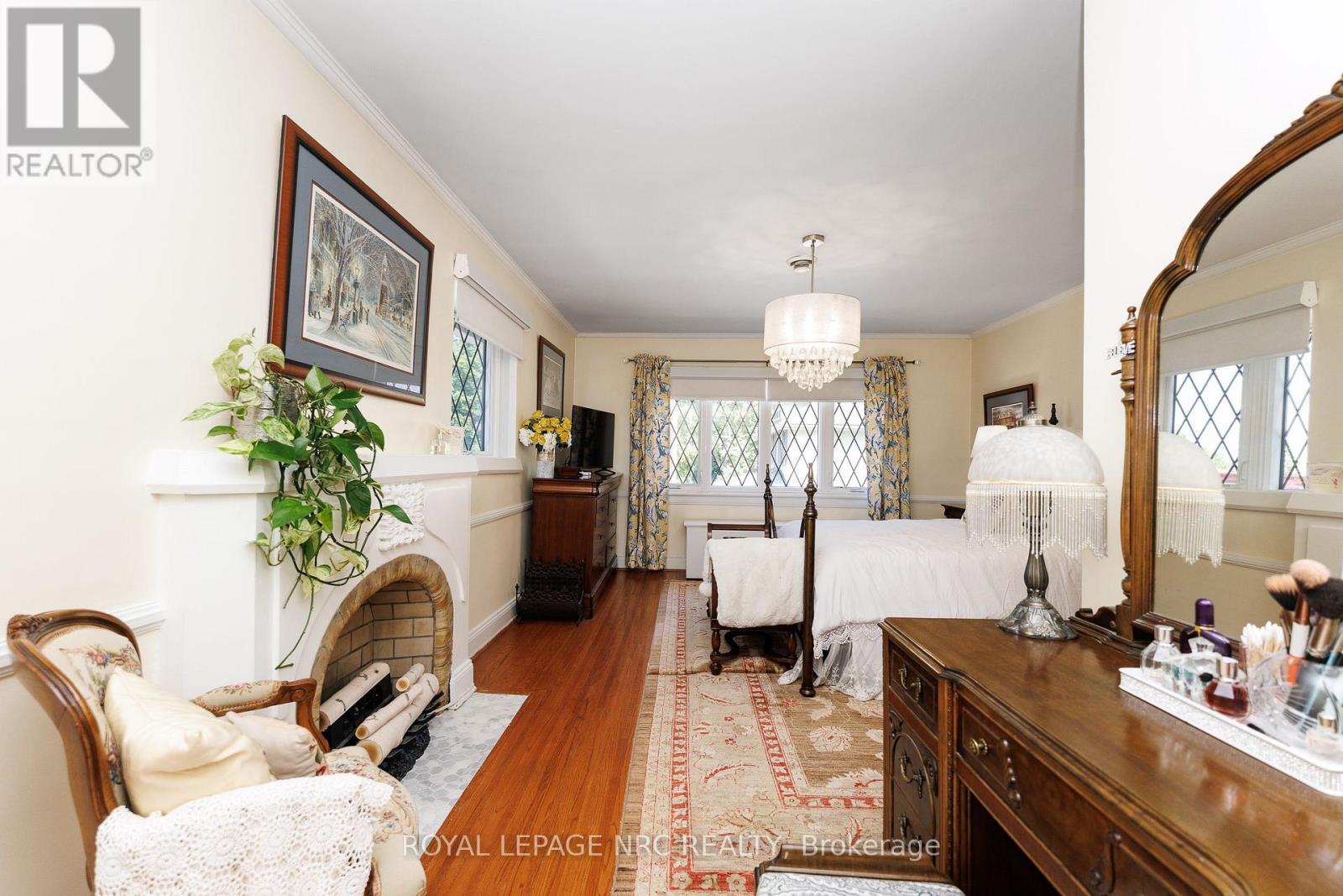 52 YATES STREET - 16