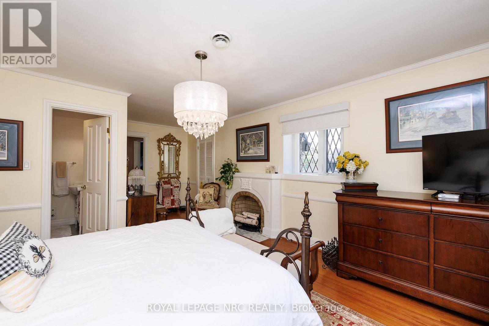 52 YATES STREET - 18
