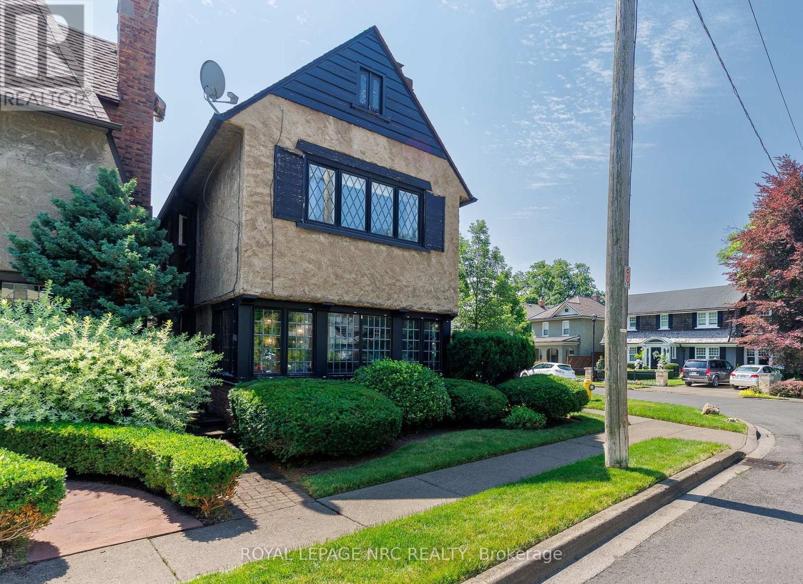 52 YATES STREET - 3