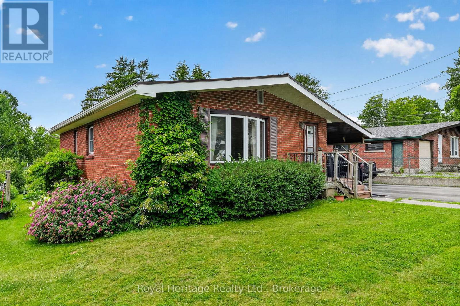 8 SIMMONS STREET - 1