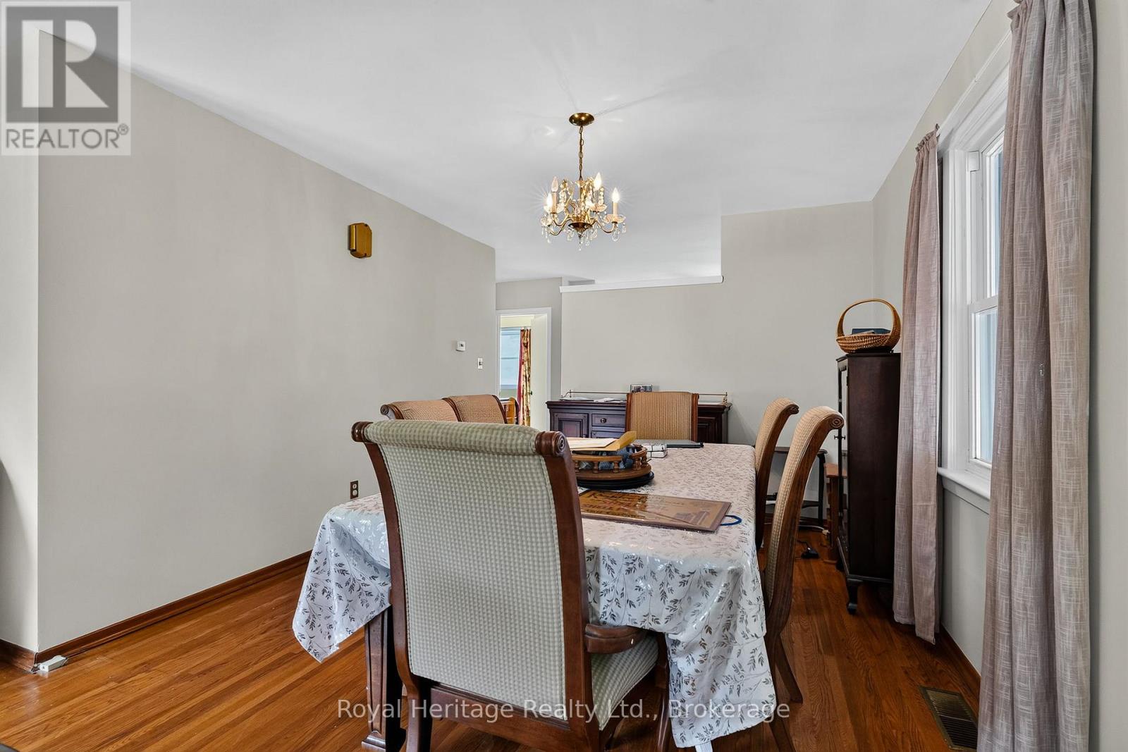 8 SIMMONS STREET - 12