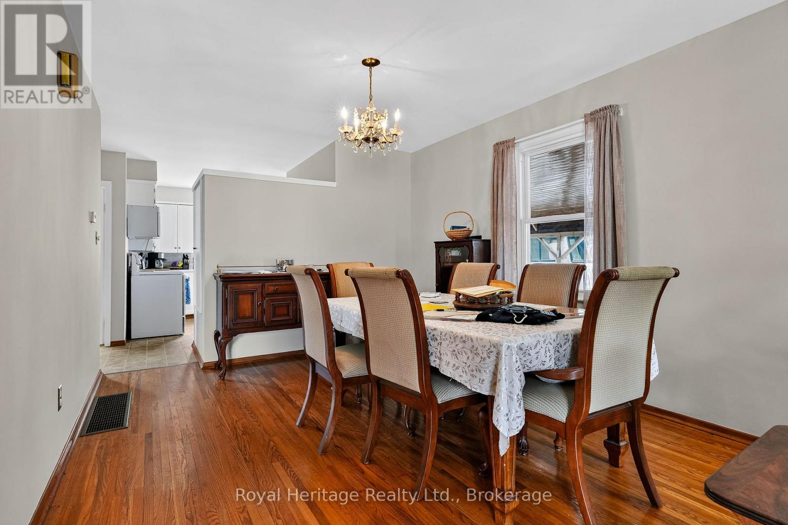 8 SIMMONS STREET - 13