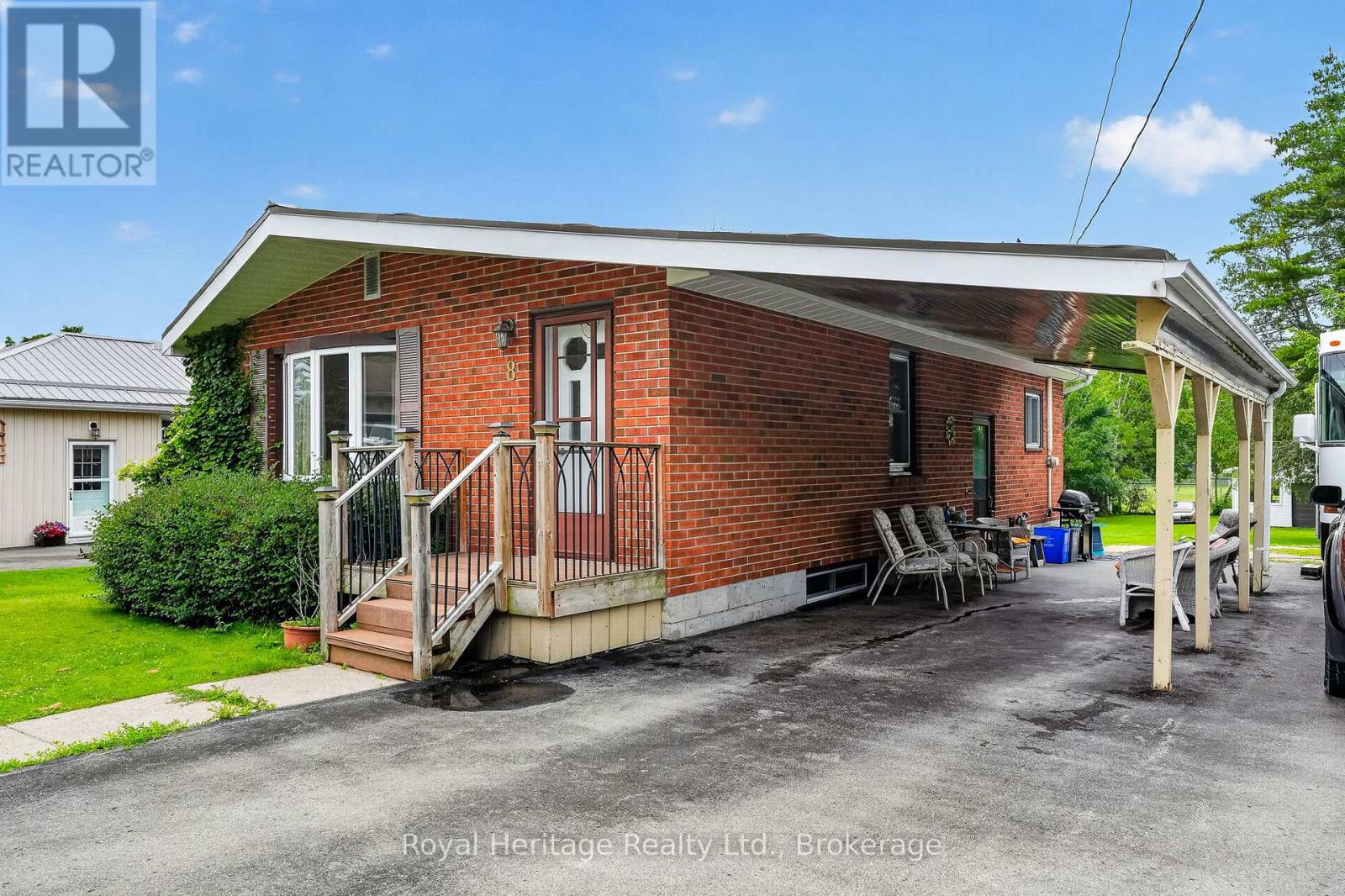 8 SIMMONS STREET - 3