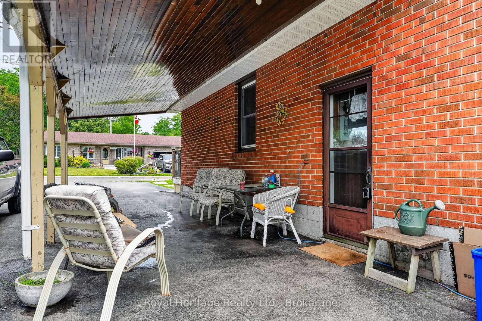 8 SIMMONS STREET - 35
