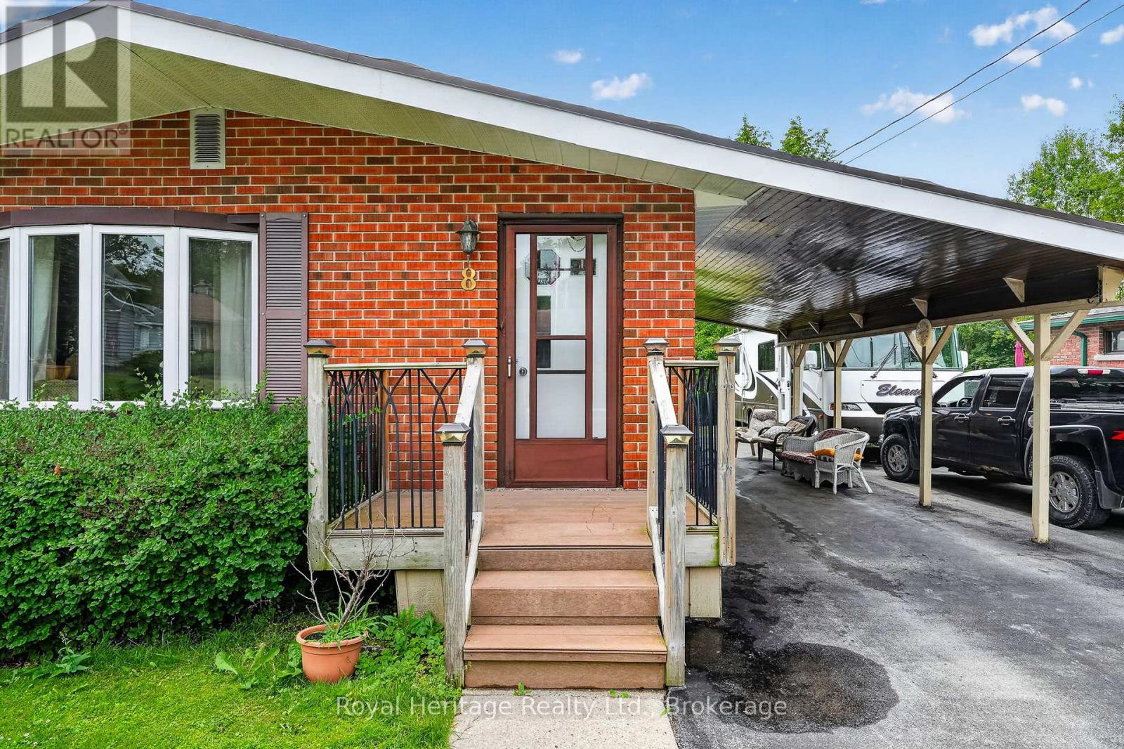 8 SIMMONS STREET - 5