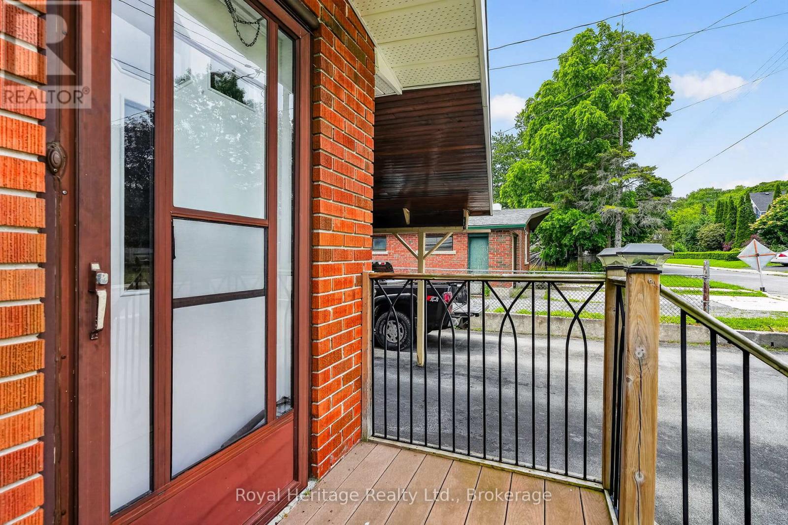 8 SIMMONS STREET - 6