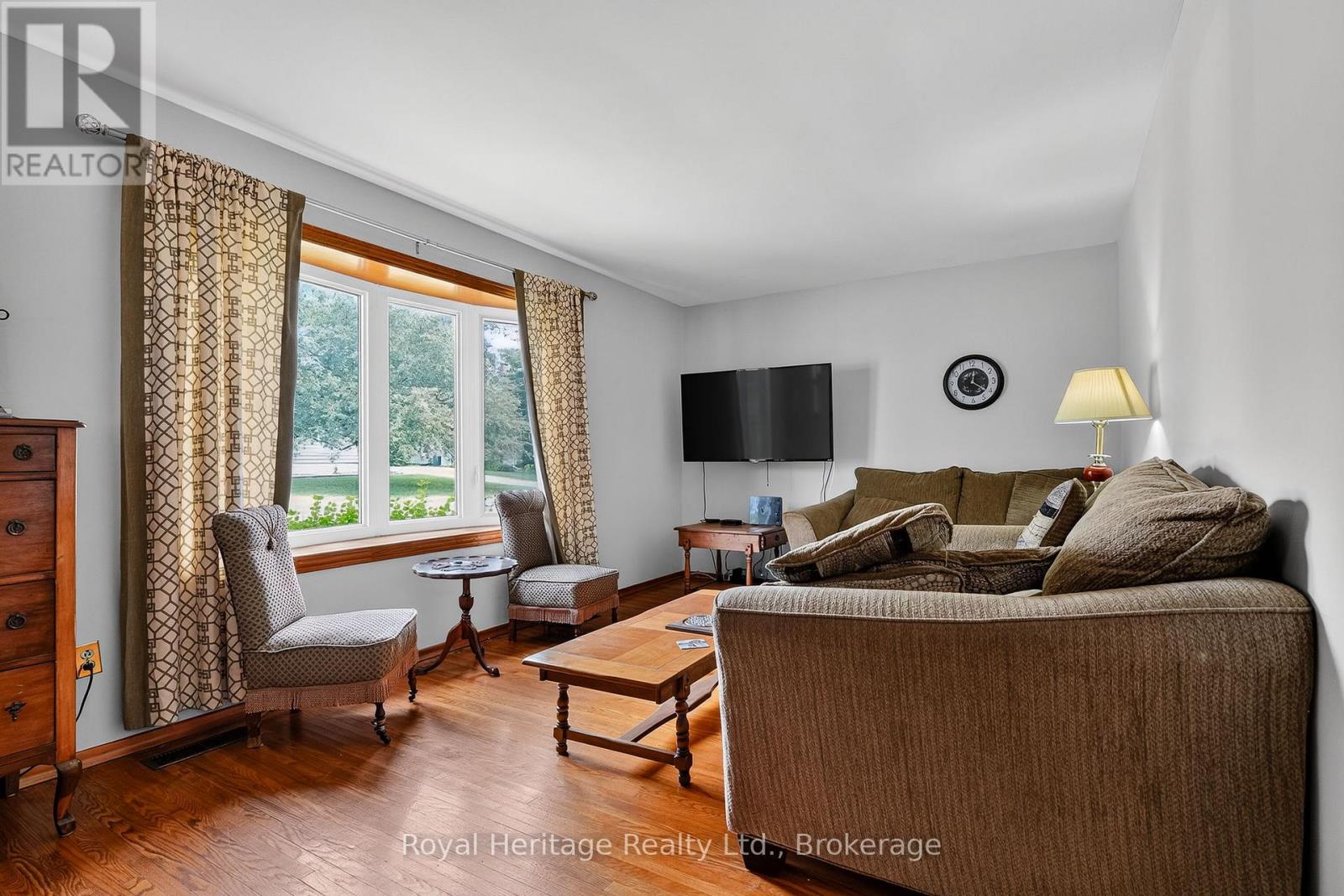 8 SIMMONS STREET - 9