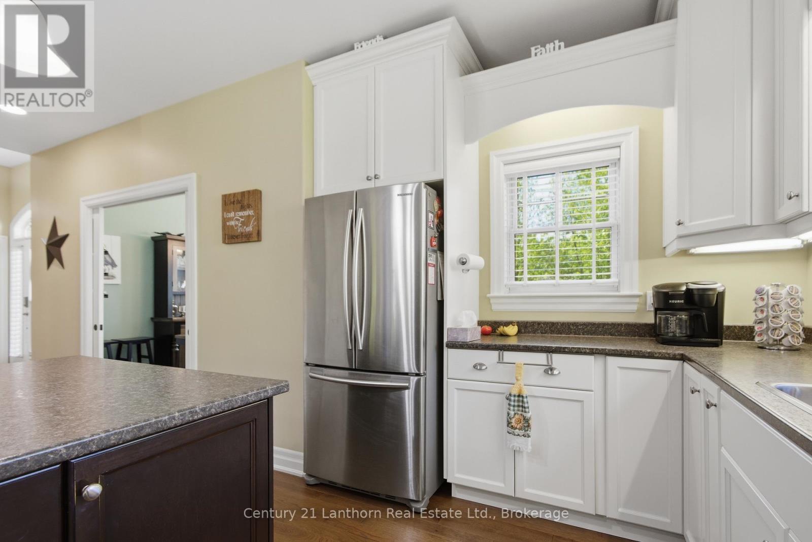 8 GRANDVIEW COURT - Image 13