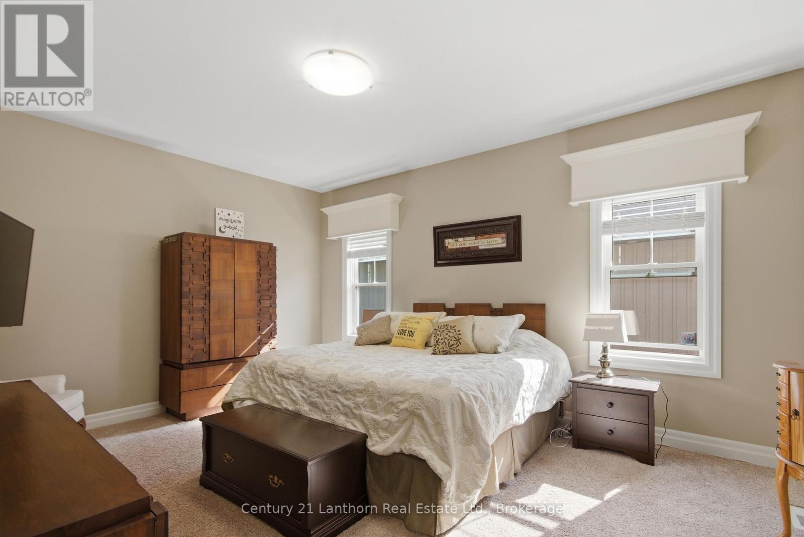 8 GRANDVIEW COURT - Image 18