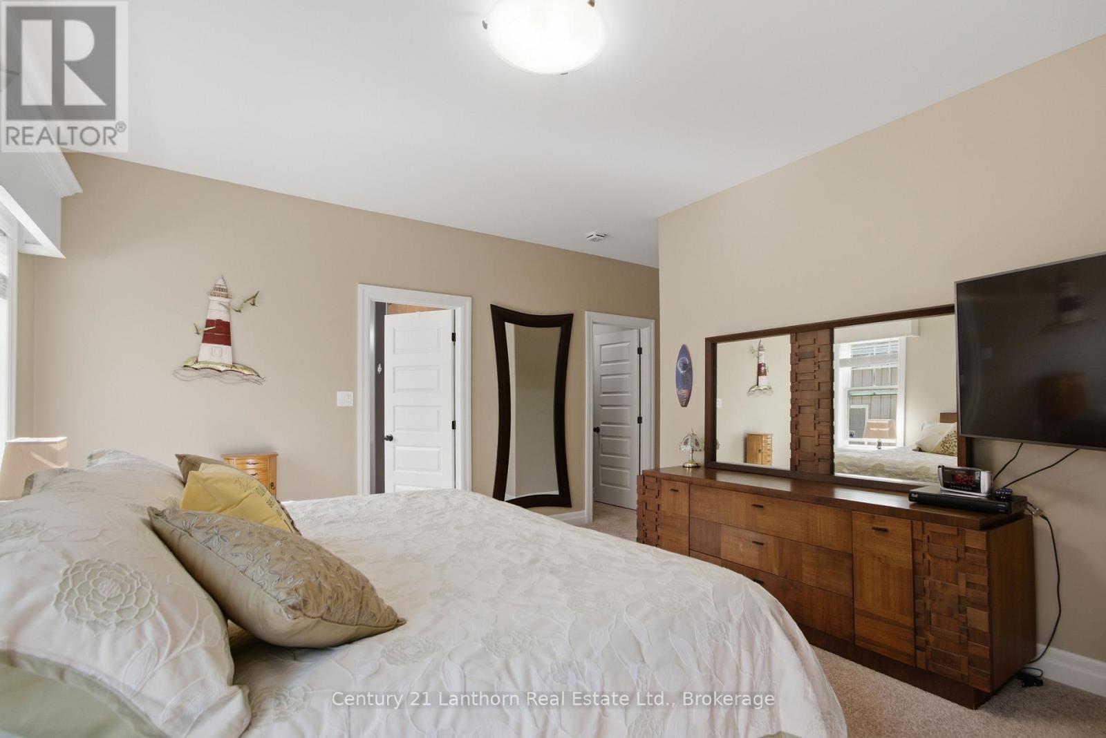 8 GRANDVIEW COURT - Image 19