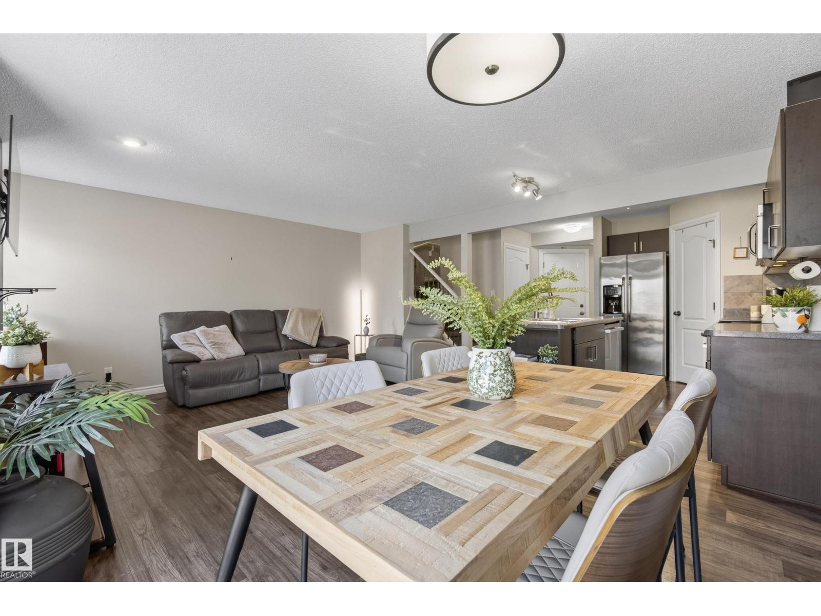 11 PETER ST - 18