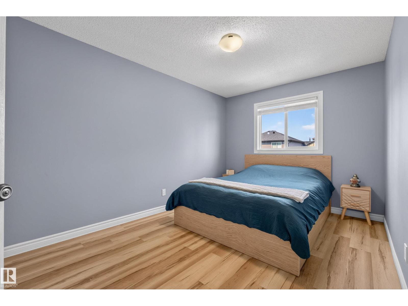11 PETER ST - 32