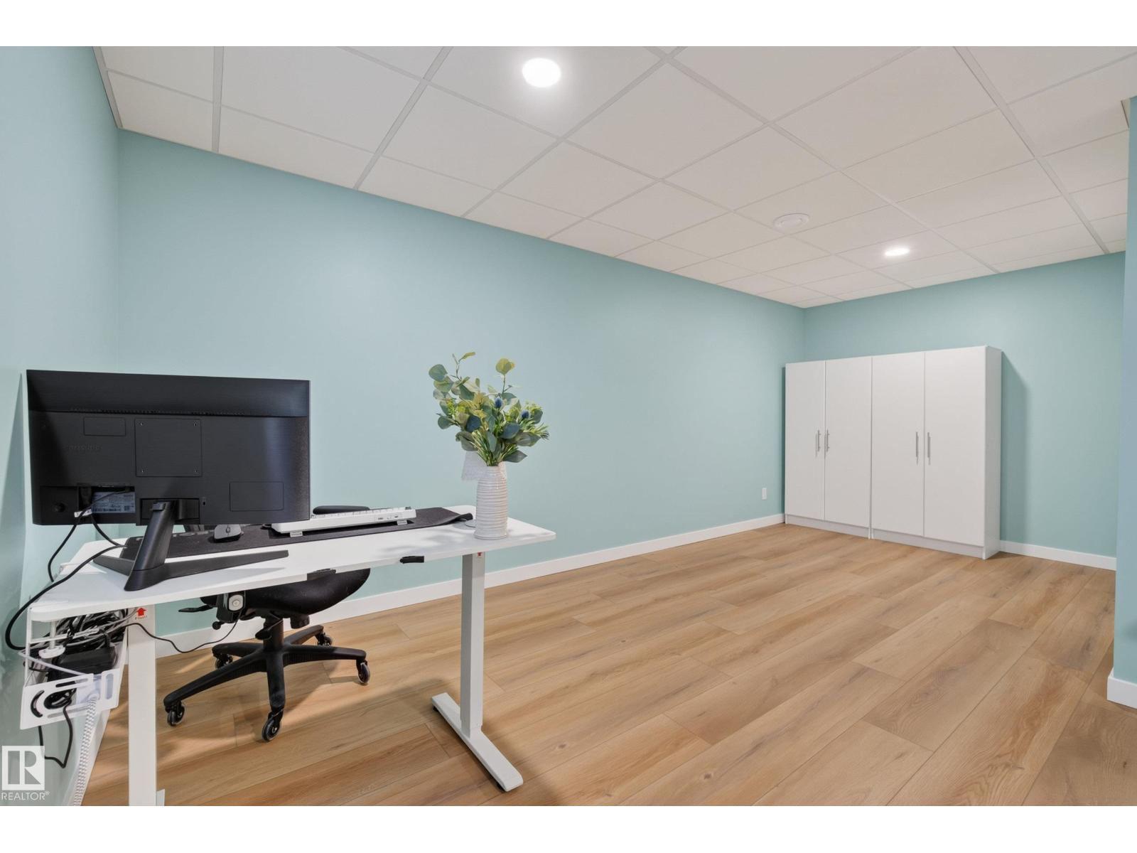 11 PETER ST - 39