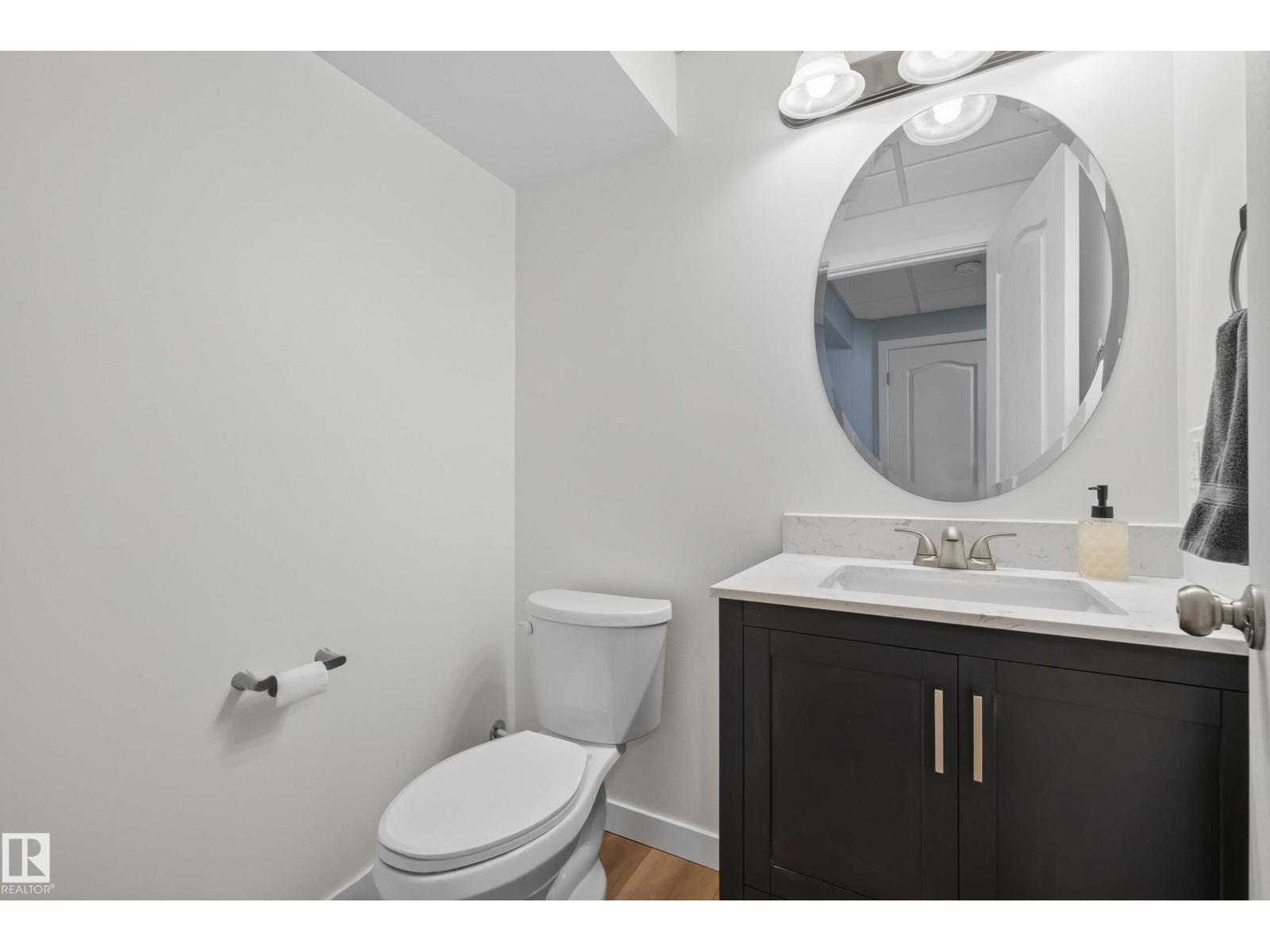 11 PETER ST - 40