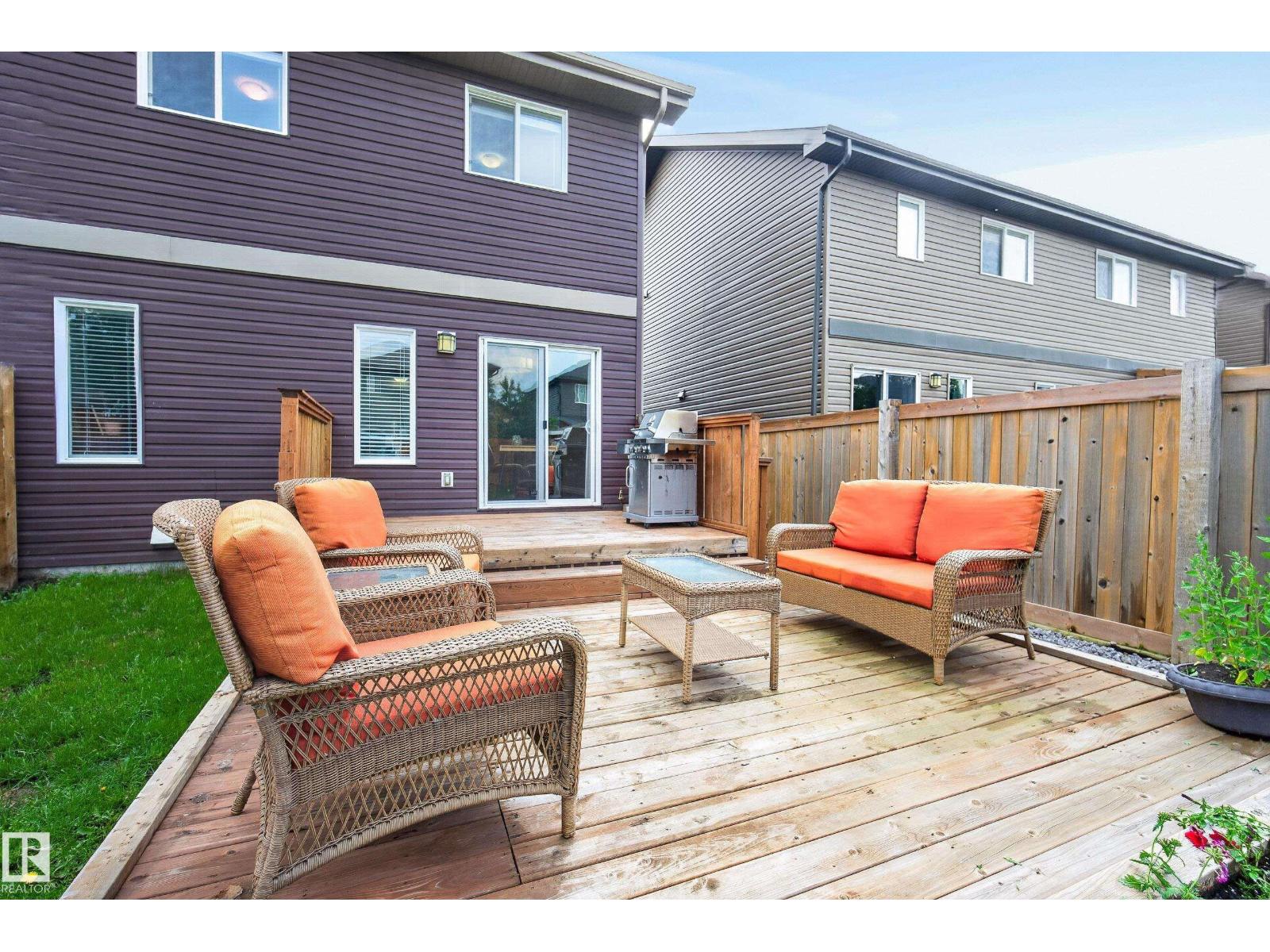 11 PETER ST - 45