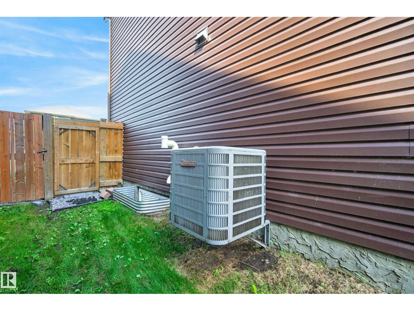 11 PETER ST - 47