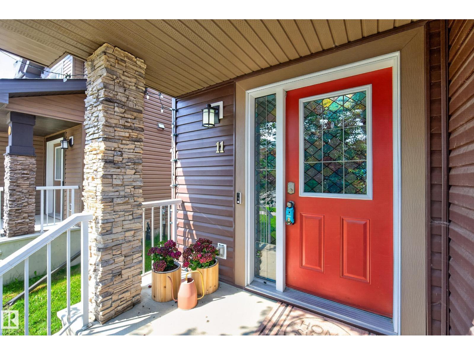 11 PETER ST - 7