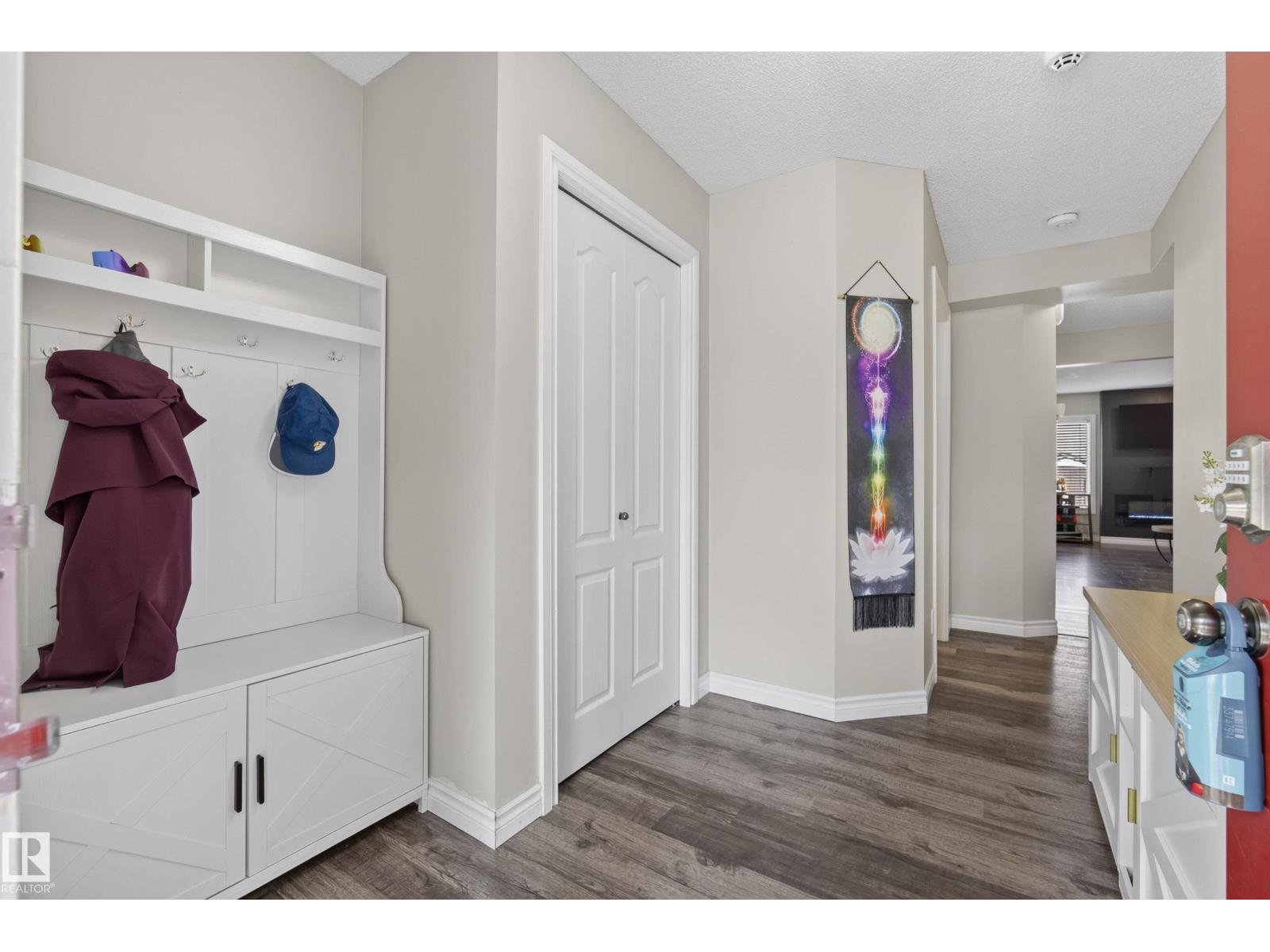 11 PETER ST - 8