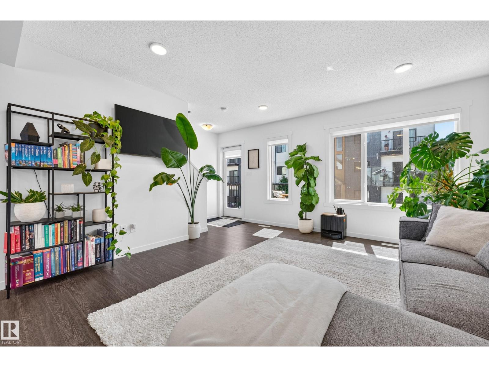 #13 850 Secord BV NW - 26