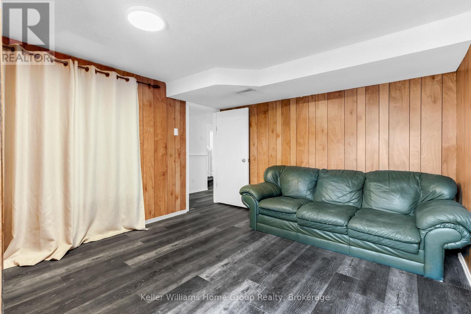 24 CALEDONIA STREET - 31