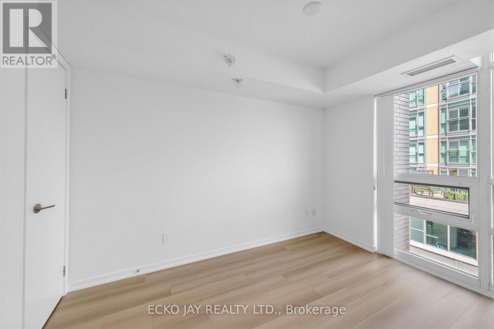 #528 68 ABELL STREET - 12