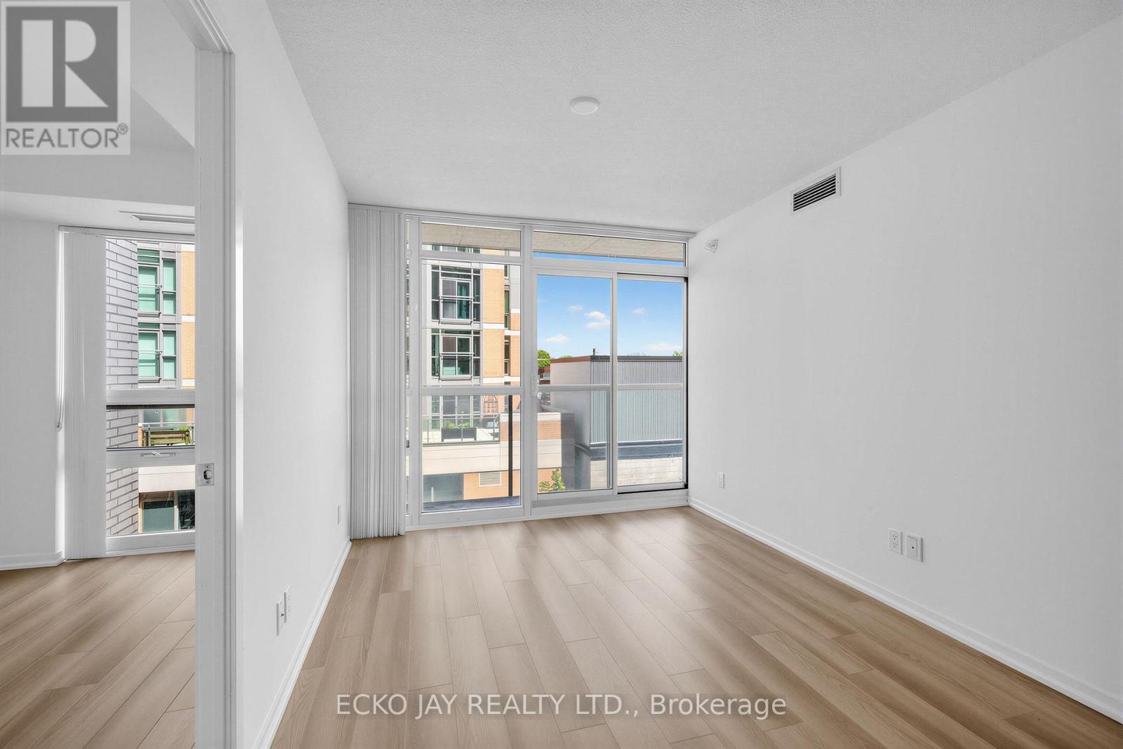 #528 68 ABELL STREET - 3