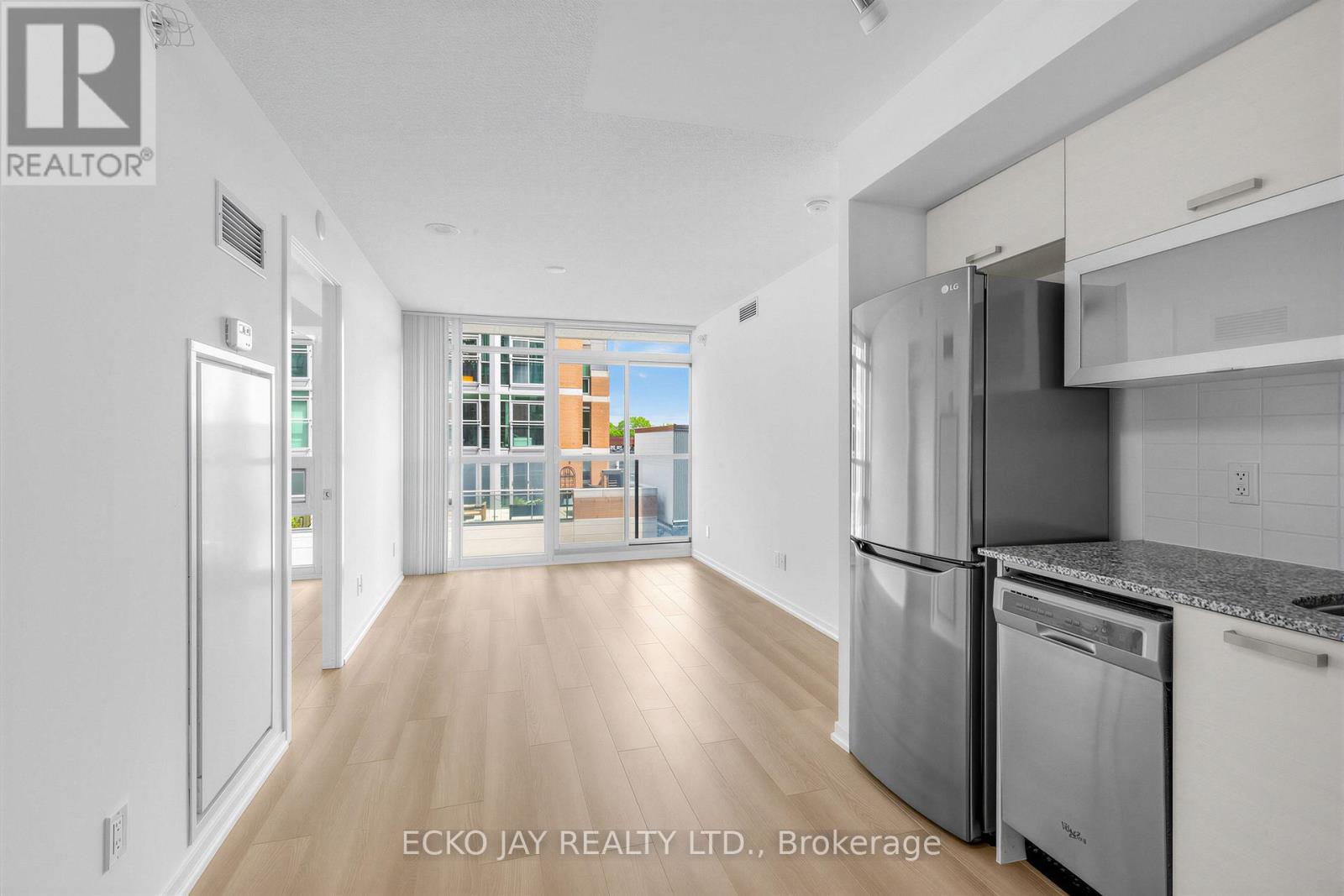 #528 68 ABELL STREET - 4