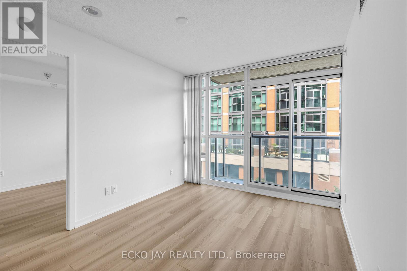 #528 68 ABELL STREET - 5