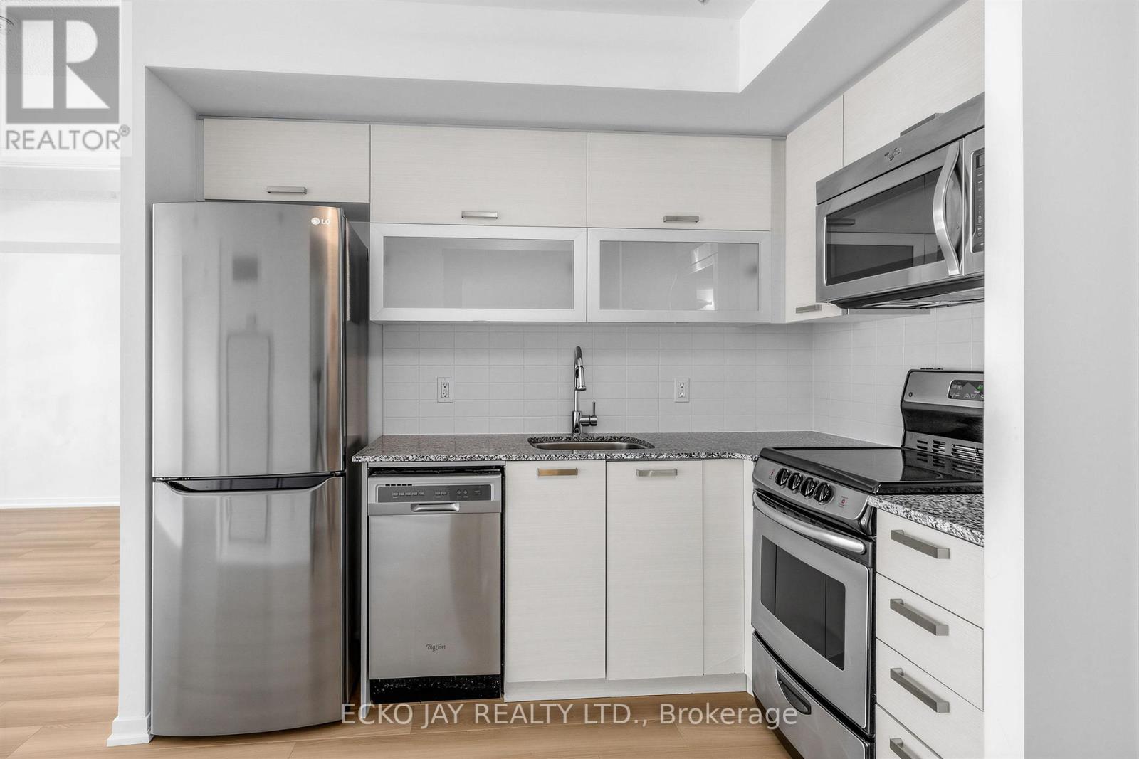 #528 68 ABELL STREET - 8