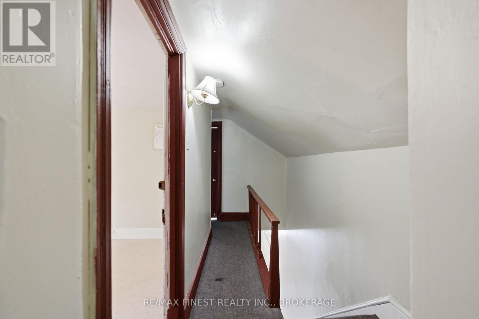 445 ALBERT STREET - 22