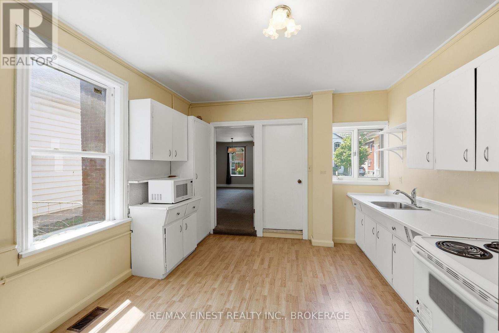445 ALBERT STREET - 17