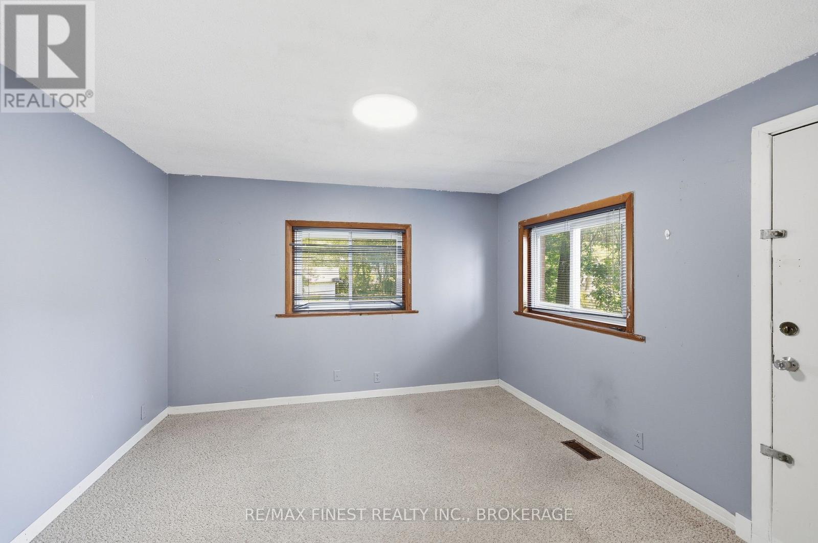 445 ALBERT STREET - 19
