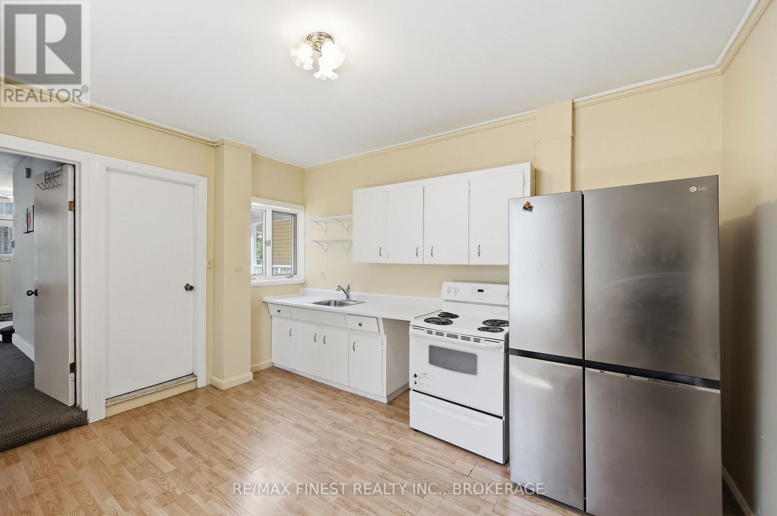 445 ALBERT STREET - 16