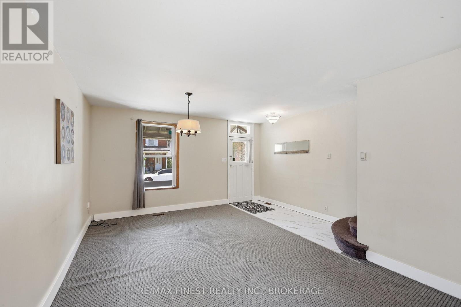 445 ALBERT STREET - 11