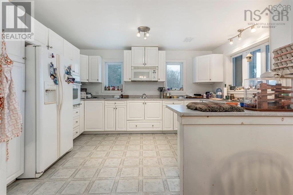 894 Morden Road - 5